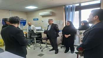 بازدید دکتر اشعاری رییس آزمایشگاه بیوشیمی وزارت بهداشت درمان و آموزش پزشکی از آزمایشگاههای بهداشت و درمان دانشگاه 