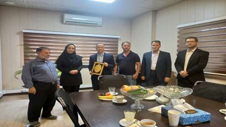  تقدیر از کارفرمایان سلامت محور توسط اعضا شورای هماهنگی بیمه شدگان استان سمنان 