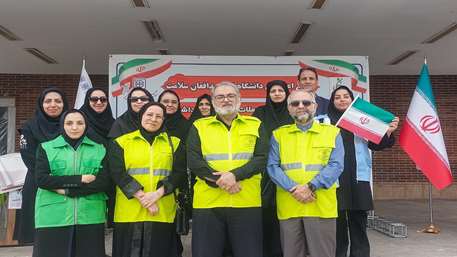  حضور پرسنل بهداشت دانشگاه علوم پزشکی سمنان در تجمع محکومیت حملات به مراکز بهداشتی‌درمانی