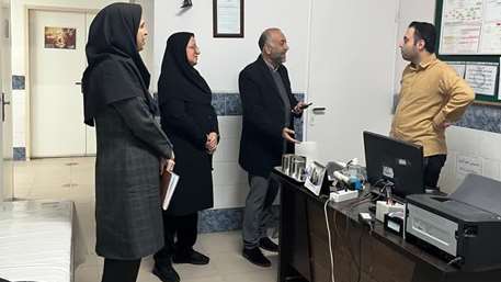  بازدید شامگاهی معاونین اجرایی و فنی معاونت بهداشتی از مرکز خدمات جامع سلامت شبانه‌روزی شهدای سرخه