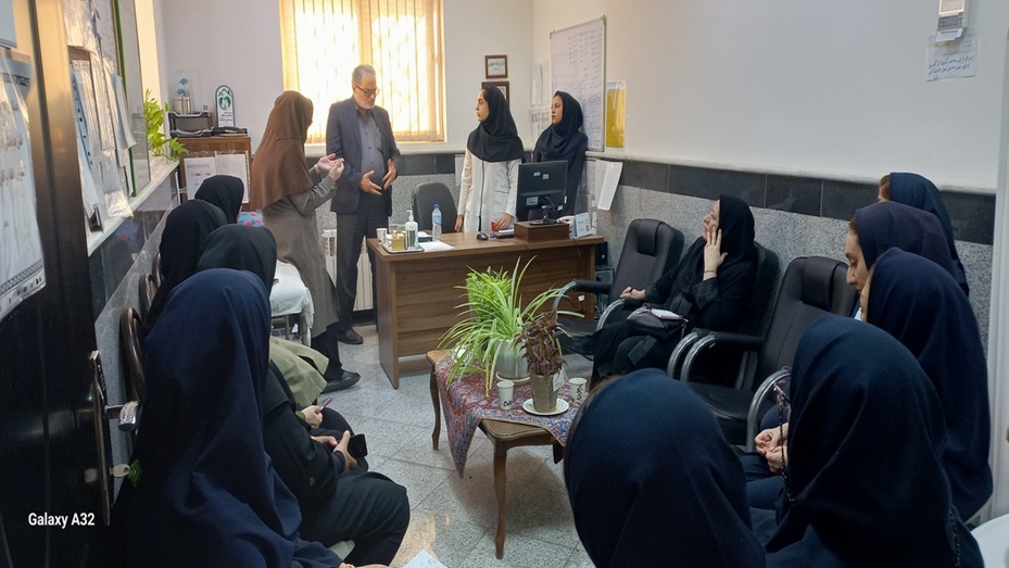 بازدید معاون بهداشت از مرکز خدمات جامع سلامت شهری زنده یاد نصرت الله دانایی